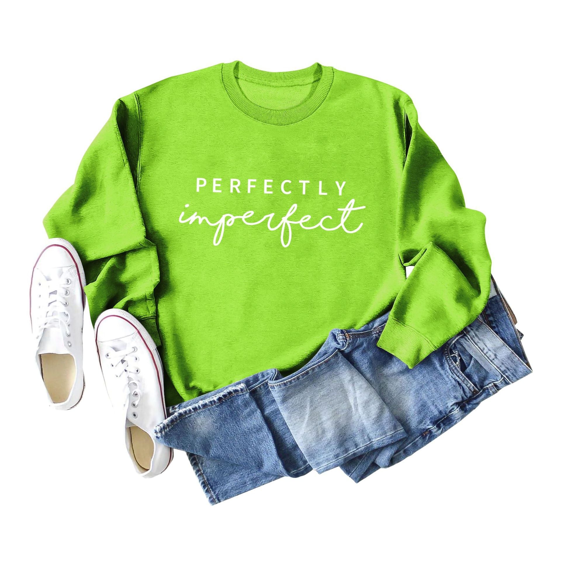 Maglione donna a maniche lunghe Valstrend shop, collo rotondo, design semplice e imperfetto, tessuto morbido e confortevole.