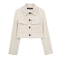 Giacca donna corta a vita alta e linea dritta, stile casual Valstrend, mostrata in dettaglio in questa immagine.