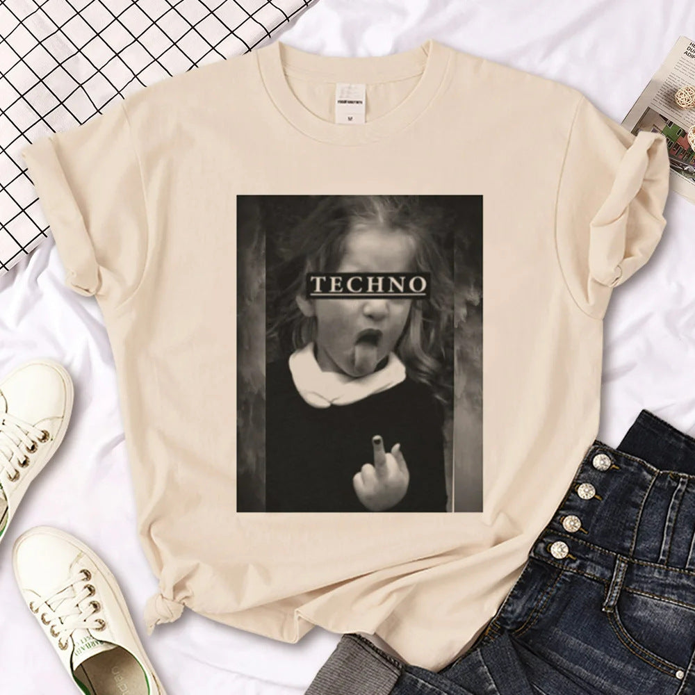 T-shirt casual stampata da donna Valstrend, maglietta semplice con design colorato e comoda, visibile davanti sul modello.