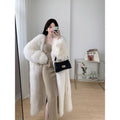 Cappotto donna in pelliccia tessuta Valstrend, stile influencer online, con dettagli eleganti e tessuto caldo e morbido.