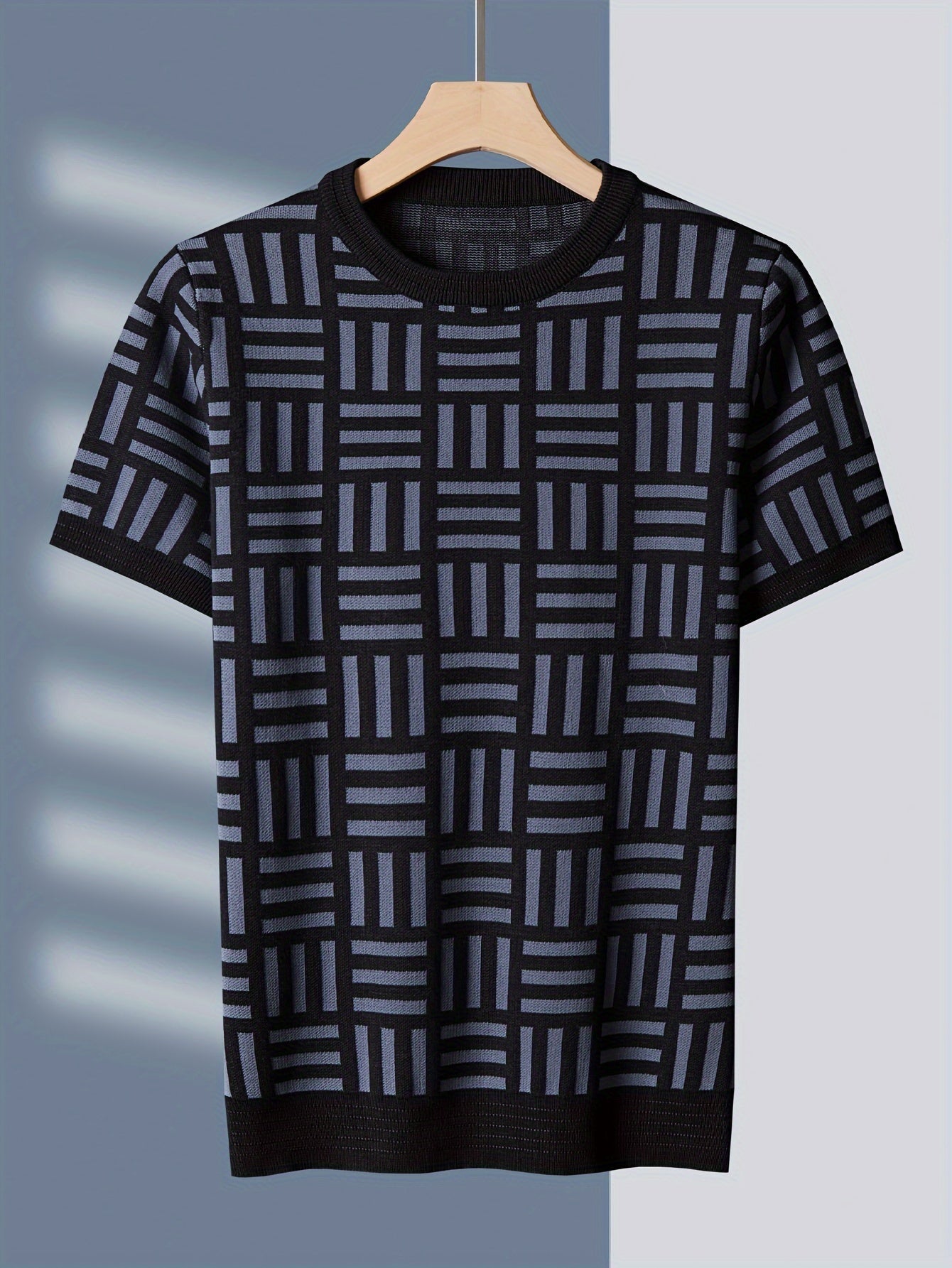 Maglione Valstrend in stile street con collo rotondo, righe, maniche corte, orlo asimmetrico e dettaglio a coste, vestibilità regolare.