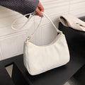 Borsa a spalla semplice e trendy Valstrend, con design moderno e manico resistente, vista dall'angolazione laterale