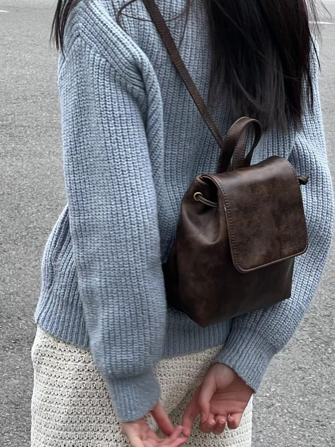 Zaino retrò americano marrone Valstrend shop, stile vintage, con tasche e spallacci regolabili, perfetto per uso quotidiano.