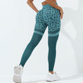 Pantaloni fitness donna leopardati color pesca di Valstrend, comodi e aderenti, perfetti per allenamenti e sport casual.