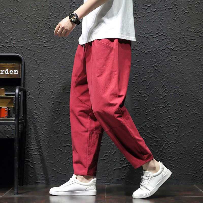 Pantaloni corti estivi in lino e cotone puro, pantaloni cropped di Valstrend, tessuto leggero e traspirante per look estivi.