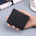 Portafoglio uomo Valstrend in vera pelle con più scomparti per carte, design semplice e compatto, in marrone.