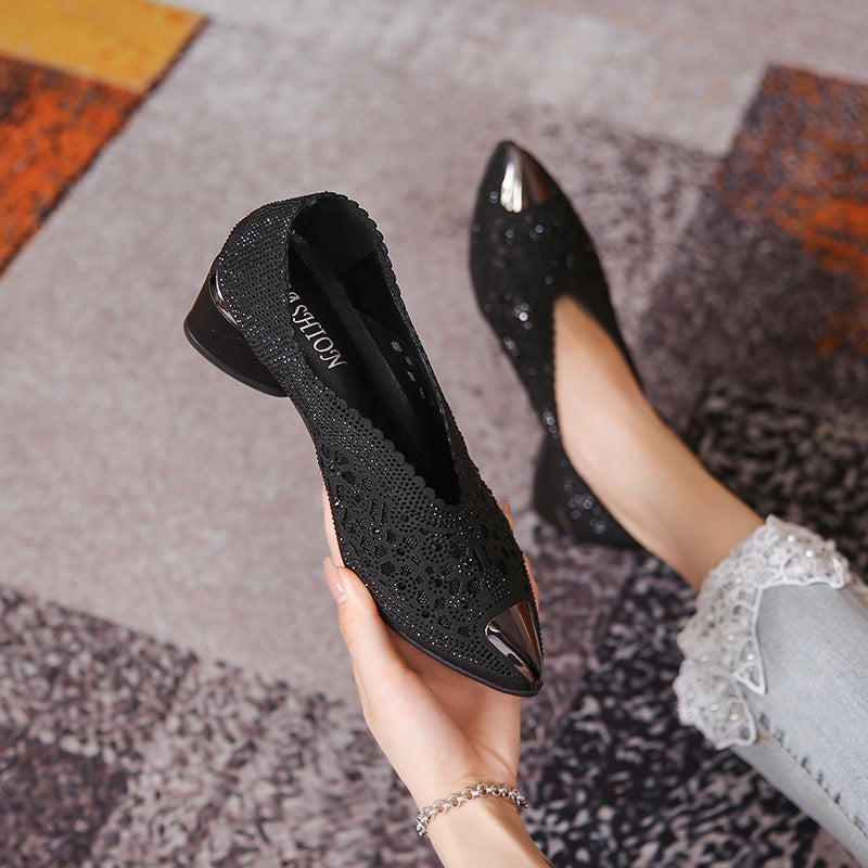 Pompe per perforazioni calde in mesh vuota per donne, prodotto Valstrend Shop, con design traspirante e dettagli femminili.