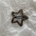 Spilla a clip per capelli con motivo leopardato, a forma di nuvole e pentagramma, marca Valstrend, decorativa e originale.