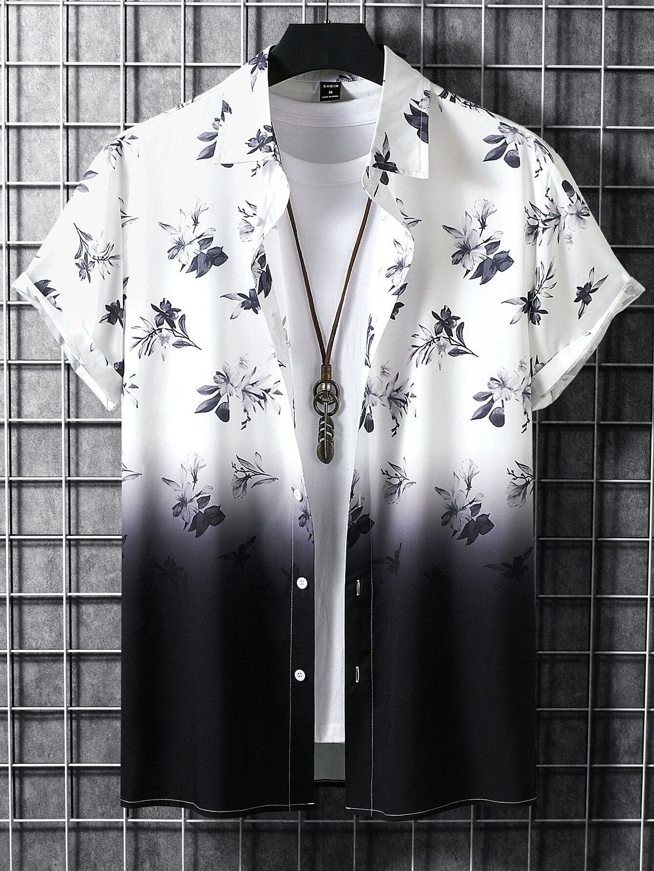 Camicia da uomo estiva bohemien Valstrend con stampa floreale, color gradient, collo a strada e maniche corte.