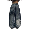 Jeans ampi bianchi con stampa tigre, marchio Valstrend, dettagli visibili, tessuto di cotone, stile casual e alla moda.