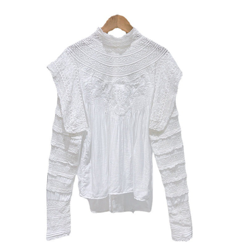 Camicia doppia con colletto a stand, pizzo e volant, stile elegante e femminile, marca Valstrend, vista frontale con dettaglio di bottoni
