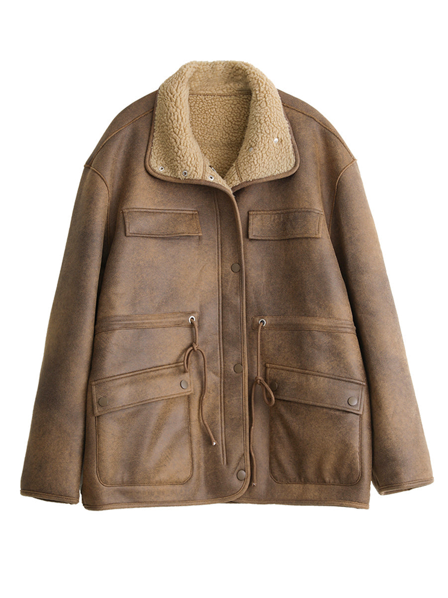 Cappotto reversibile in pelle scamosciata e lana di agnello da donna Valstrend, stile moto, dettaglio interno e finiture.