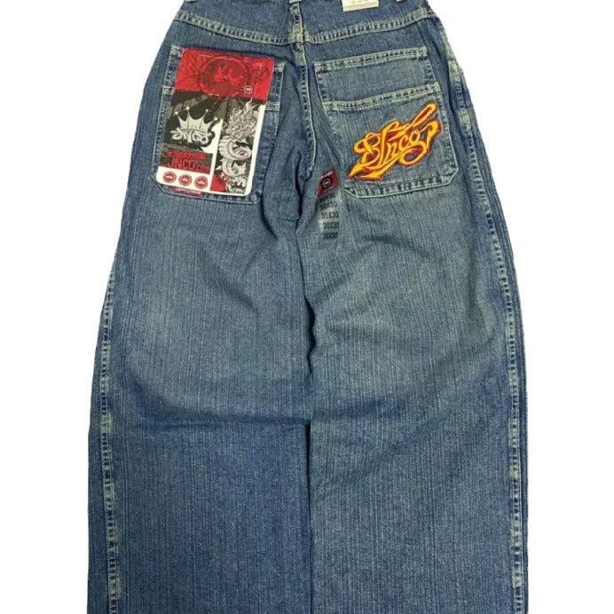 Jeans uomo Valstrend con stampa a tendenza street europea e americana, taglio ampio e moderno, dettagli visibili in immagine.