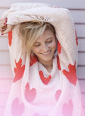 Maglione donna Valstrend in maglia larga con foro decorativo, stile casual e confortevole, colore neutro, vista frontale.