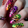 Set di unghie finte Valstrend con 24 smalti press-on a forma di mandorla, effetto leopardo gradiente e glitter, lunghezza media lucida
