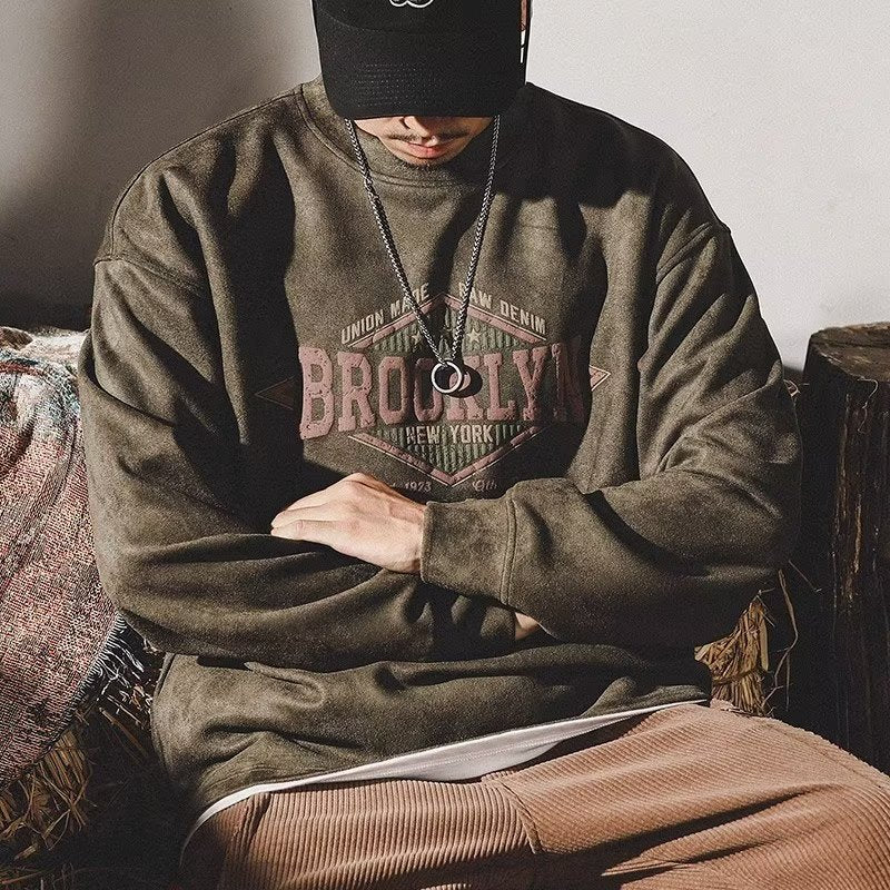 Maglione vintage stile americano da uomo di Valstrend Shop, con collo rotondo e motivo a righe in tessuto caldo e morbido.