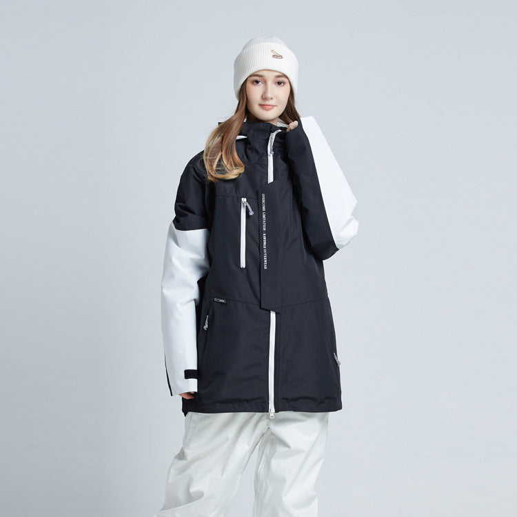 Felpa donna Valstrend con cappuccio largo e interno in pile, morbida e comoda per lo stile casual e inverno.