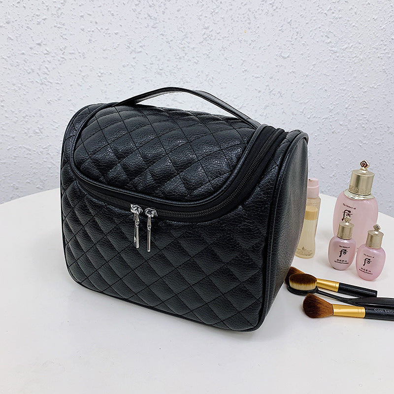 Borsa porta cosmetici Valstrend shop con gancio a tracolla, elegante e pratica per l'organizzazione dei prodotti di bellezza.