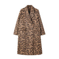 Cappotto lungo invernale leopardato da donna Valstrend, tessuto di lana caldo e stile elegante, con collo e tasche.