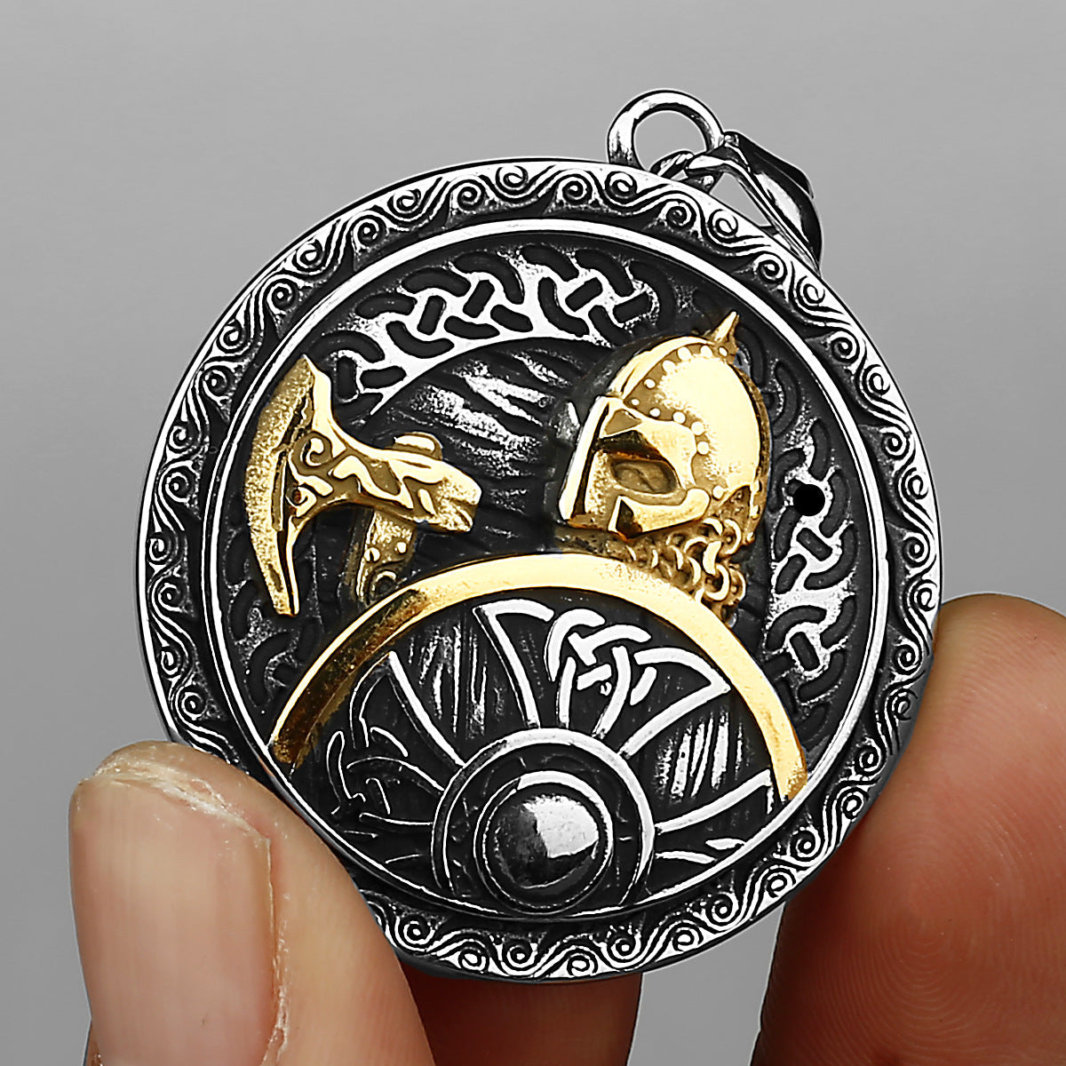 Collana pendente in acciaio inossidabile Valstrend, gioiello di moda con pendente elegante e design moderno.