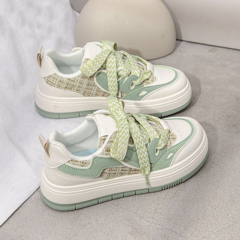 Scarpe casual da donna Valstrend shop in bianco con design comodo e stile semplice, ideali per look quotidiani e pratici