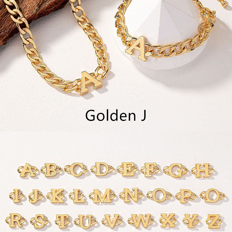Set di bracciali e collana con lettere da donna Valstrend, design alla moda con ciondoli lettera in metallo dorato.