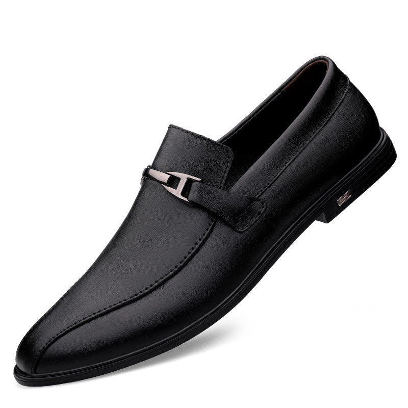 Scarpe casual in pelle Valstrend, modello versatile con design elegante e comfort, visibili in primo piano.
