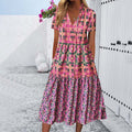 Vestito estivo da donna Valstrend con maniche corte e stampa floreale, tessuto leggero e morbido, ideale per la stagione calda.