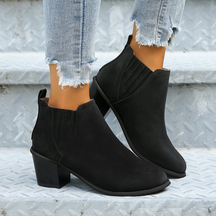 Stivali donna Valstrend con tacco chunky, punta affilata, taglie forti, stile europeo e americano, in pelle nera.