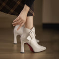 Stivali skinny donna Valstrend con tacco alto, cinturino decorativo e fibbia in stile elegante e alla moda.