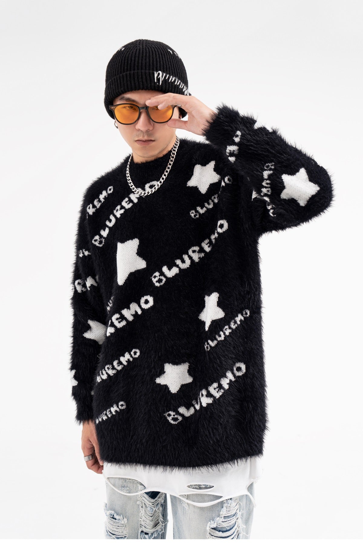 Maglione semplice per coppie Valstrend, maglia lavorata a maglia in stile high sense, indossato da una coppia sorridente