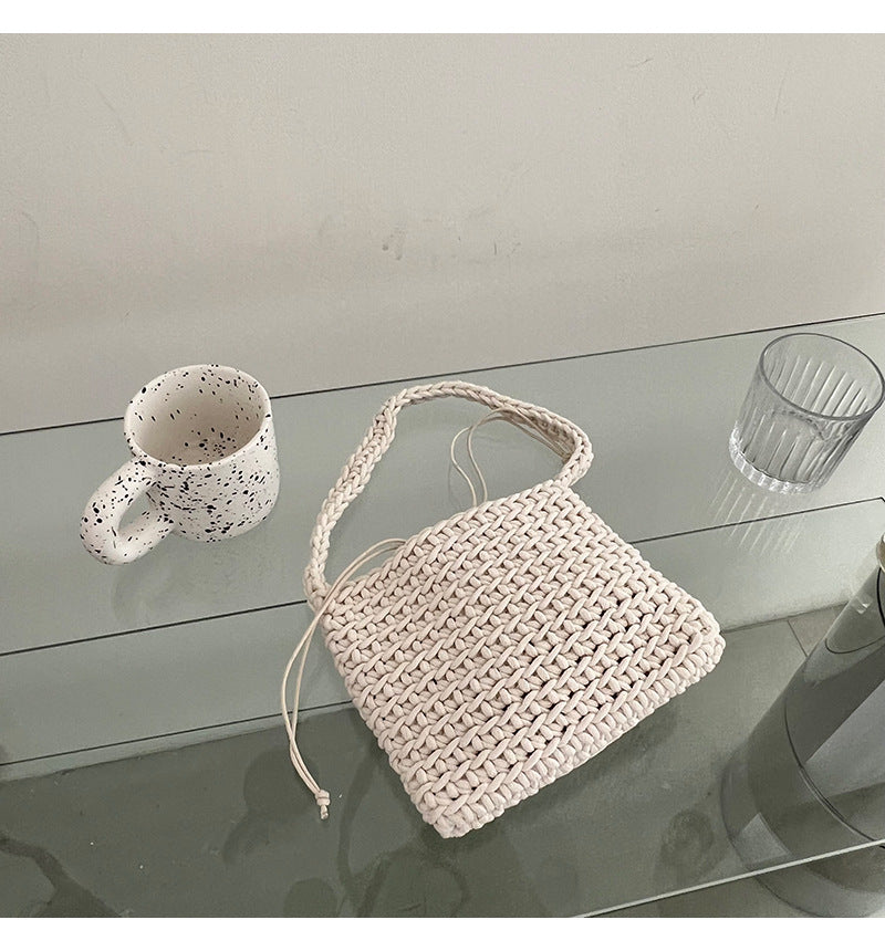 Borsa a spalla fatta a mano di paglia Valstrend, ideale per vacanze e spiaggia, con manico resistente e stile estivo naturale