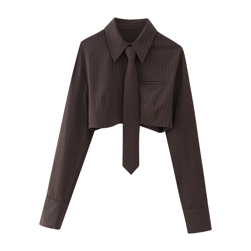 Accessori da cravatta a righe Valstrend per camicie corte, stile fashion e dettagli eleganti, visibili nel'immagine.