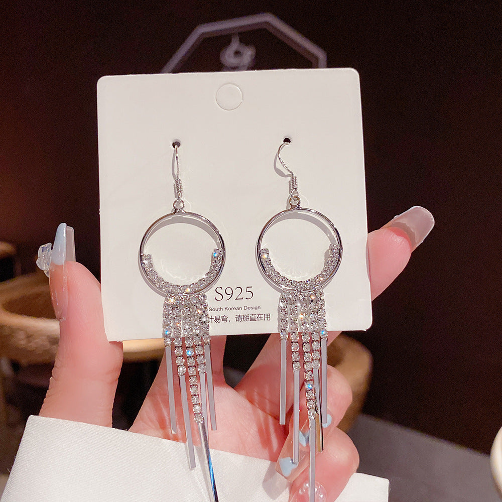 Orecchini in argento sterling con perle di lusso, design leggero e elegante, da donna, stile raffinato e distintivo.