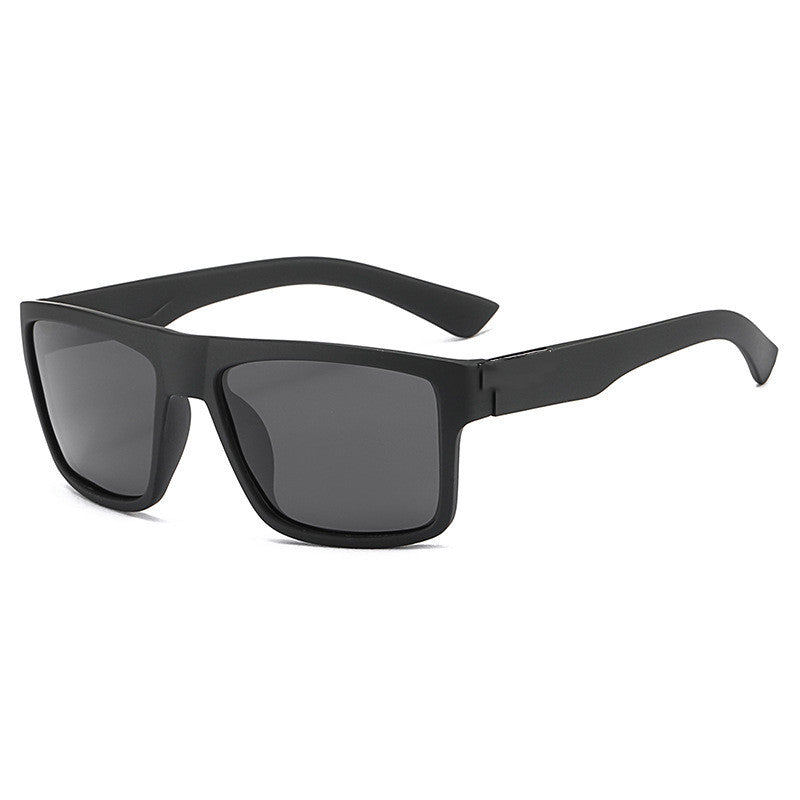 Occhiali da sole da uomo Valstrend, stile retrò e polarizzati per ciclismo, montatura nera e lenti scure.