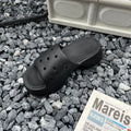 Ciabatte da donna estive Valstrend con punta tonda e suola spessa, ideali per il comfort domestico.