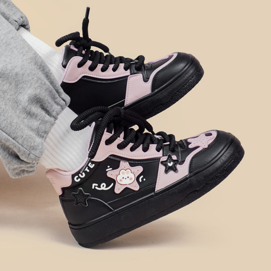 Sneaker alte sportive e casual da donna Valstrend, design versatile con suola robusta e dettagli moderni per sport e tempo libero.