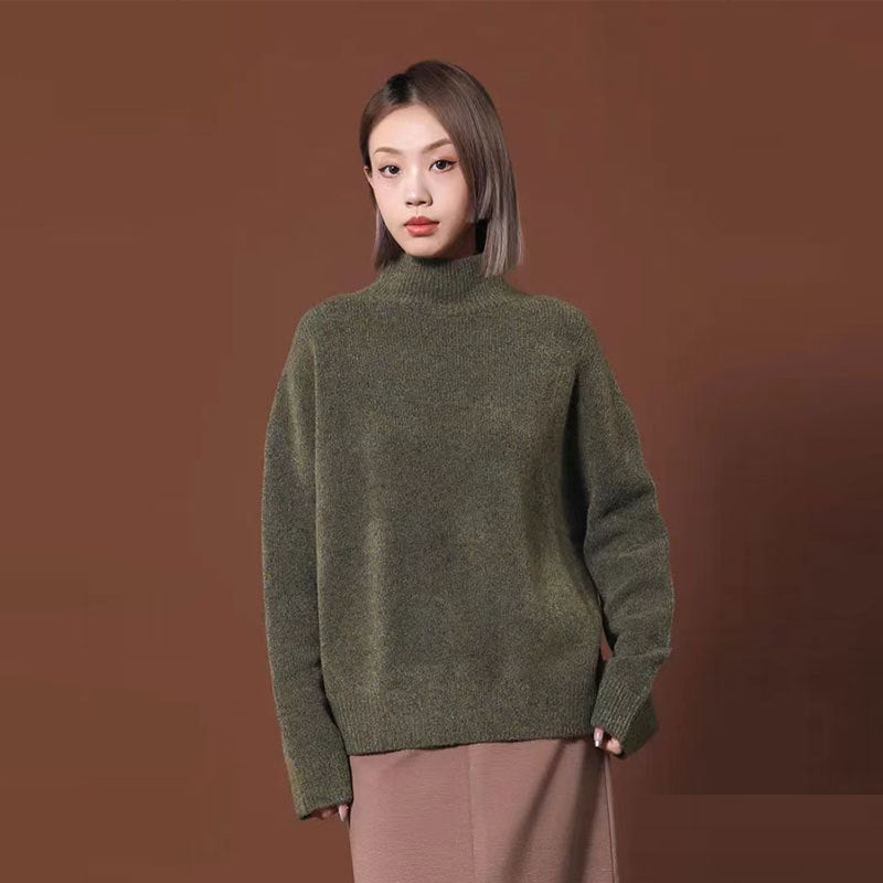 Maglione lungo a maniche lunghe Valstrend, stile casual e loose, in morbido tessuto, visibile in questa immagine.