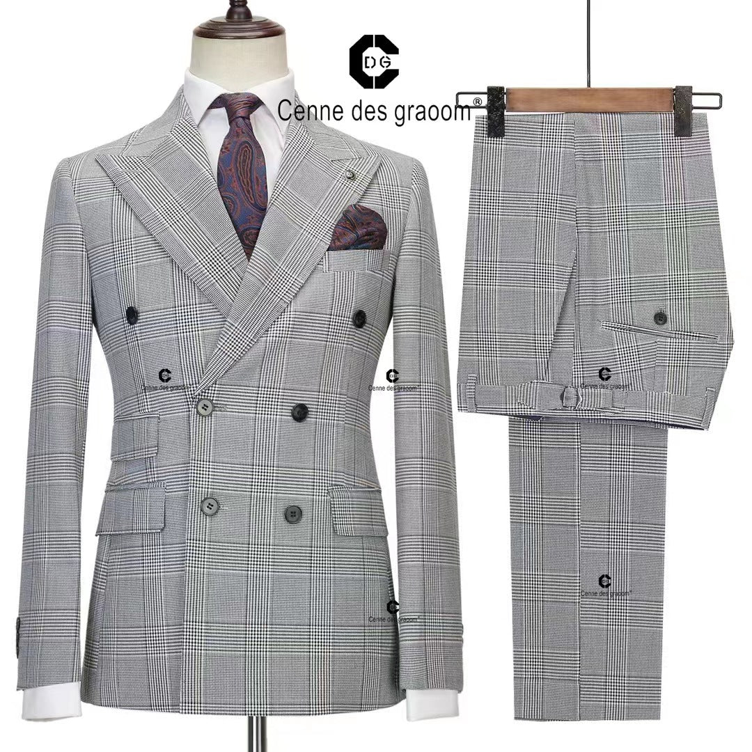 Completo giacca e pantaloni Valstrend con lettere ricamate a contrasto, stile elegante e casual, tessuto di qualità.