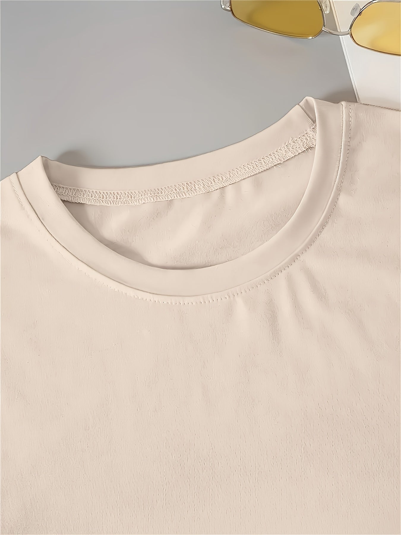 Abito t-shirt casual donna Valstrend con stampa di orso, maniche corte, scollo rotondo, leggero beige, ideale per primavera estate