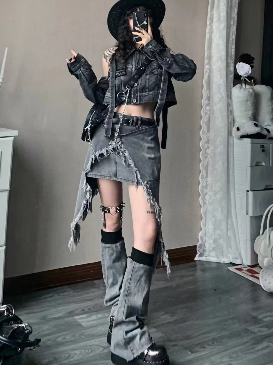 Gonna lunga alla moda Valstrend, gonna a vita alta in denim grigio fumé con taglio irregolare e stile ispirato alla cultura asiatica