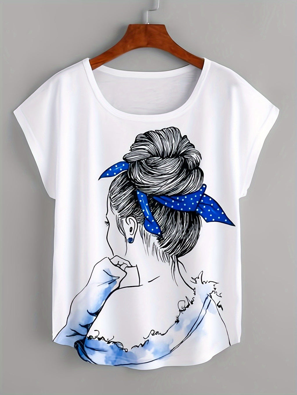 Maglietta donna Valstrend con stampa ritratto, maniche corte casual, collo rotondo, ideale per primavera e estate.