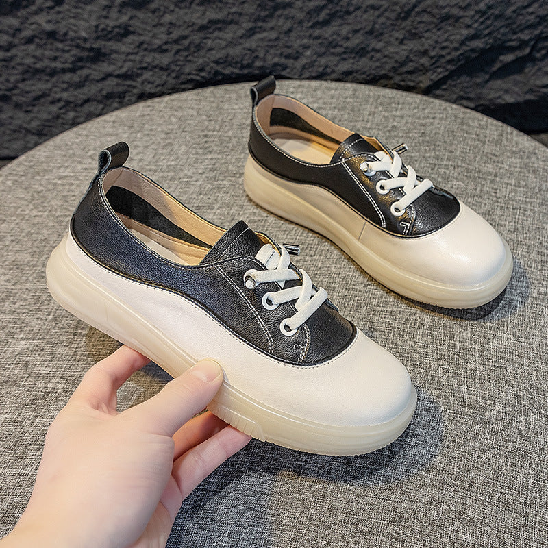 Scarpe da donna Valstrend con suola morbida, prime scarpe in cuoio retrò, design femminile e stile classico.