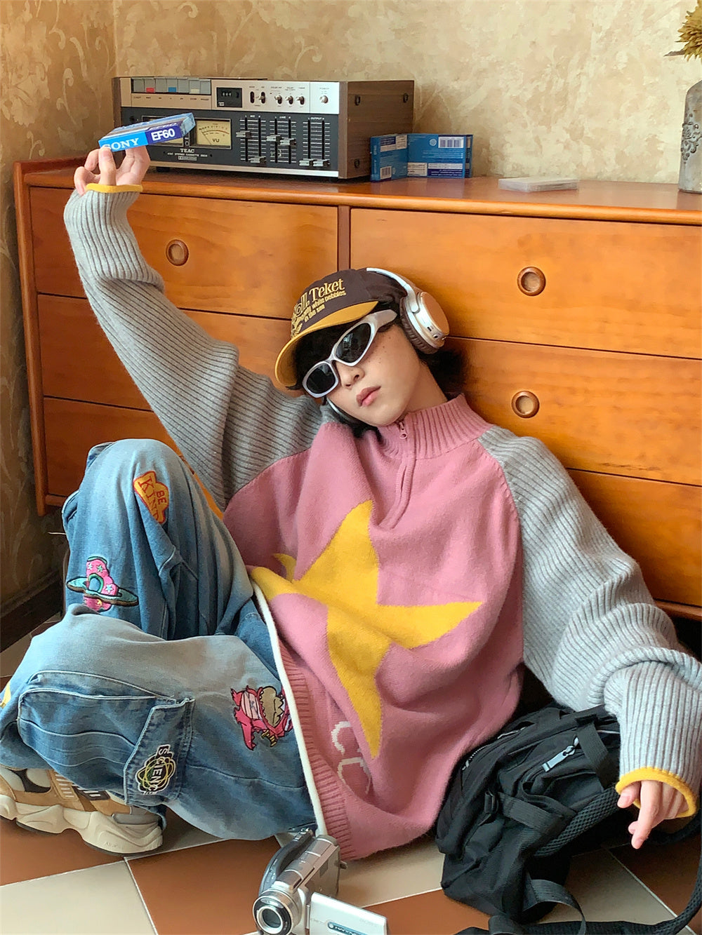 Maglione oversize Valstrend con colletto a stand e motivo stella a cinque punte, stile retrò, in tessuto morbido e caldo.