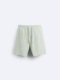 Shorts casual in viscosa e lino, stile rilassato, di marca Valstrend, mostrano tessuto morbido e taglio comodo.