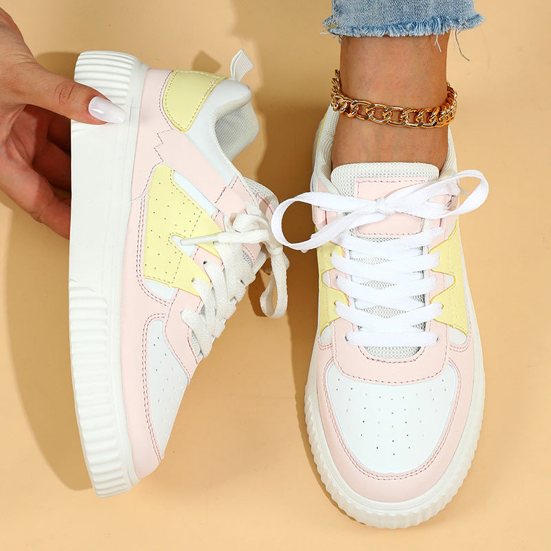 Sneakers platform morbide e comode da sport Valstrend, suola soft e design casual per massimo comfort e stile sportivo.