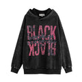Felpa con cappuccio Valstrend con lettere distressate stampate in velluto imbottito, stile casual e alla moda.