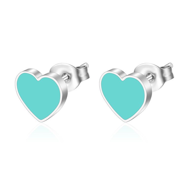 Orecchini a perno donna Valstrend in acciaio inossidabile con cuore d'amore mini e semplice, design elegante e raffinato.