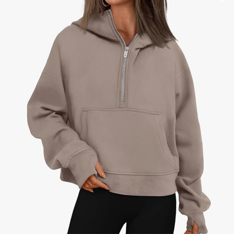 Maglione con zip, maniche lunghe e cappuccio largo in stile autunno-inverno, marca Valstrend, vestibilità loose.
