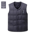 Gilet imbottito da uomo Valstrend, pratico e caldo, in piuma d'anatra, per autunno e inverno, taglie forti, vista frontale.